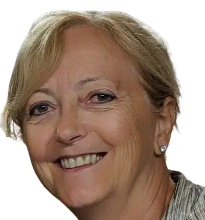 Mme Lise Paris